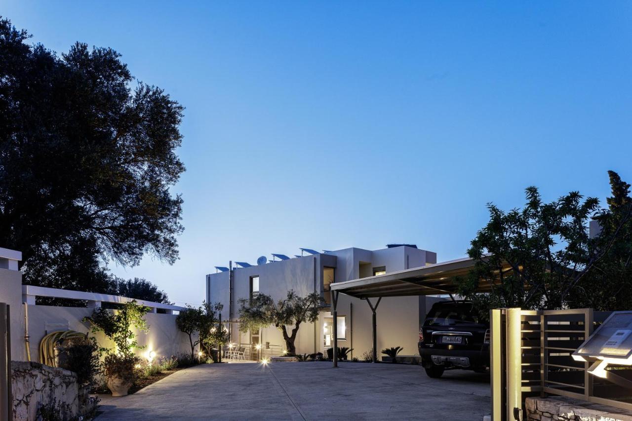 Rizes Villa With Jacuzzi & Heated Pool Agia Triada Exteriör bild