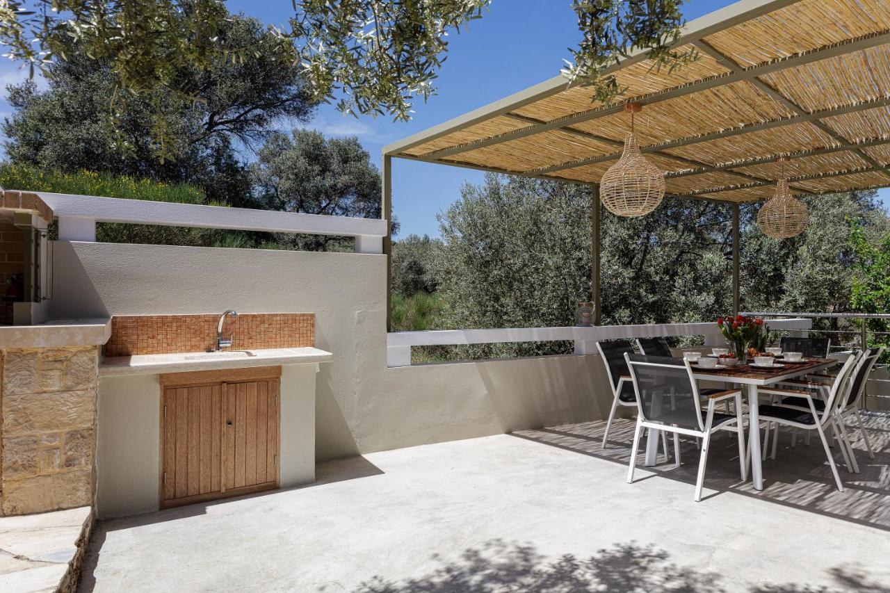 Rizes Villa With Jacuzzi & Heated Pool Agia Triada Exteriör bild